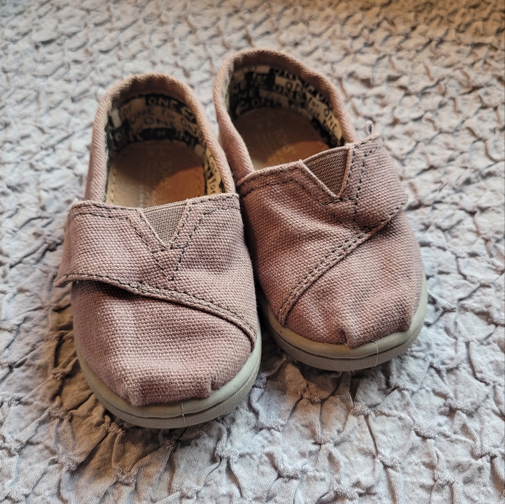 Brown Classic Toddler Toms